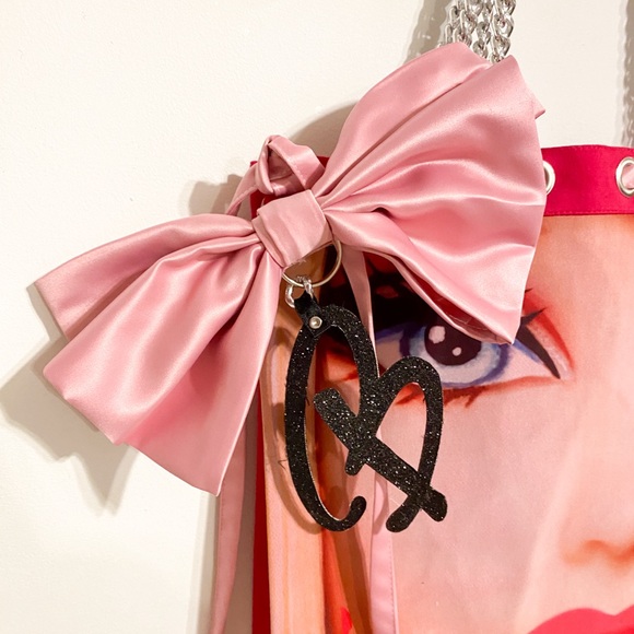 Custom reworked vintage Barbie face oversized tote bag. - Picture 5 of 8